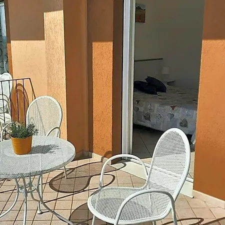 Acomodação com café da manhã  Mayoti 3*